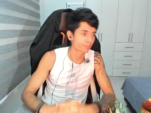 dantedecentralized's Live XXX Chat