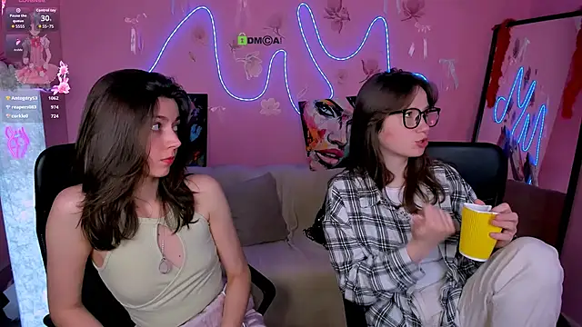 Chat +18 de kitniss_dreamy ao vivo