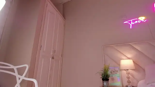 Živý XXX chat cata_brown_