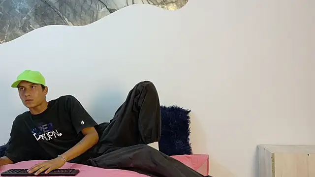 Show modela cameronsilverman na web-kameri