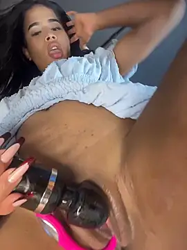 EmmaExoticaXXX's Live XXX Chat