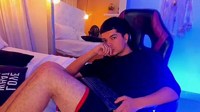 Briian__ Live XXX-Chat