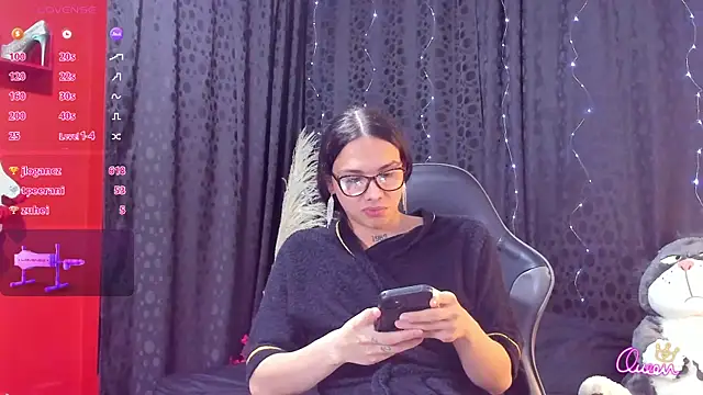 Almaazz's Live XXX Chat