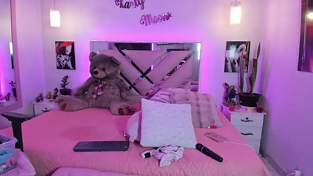 Karly_moon's Live XXX Chat