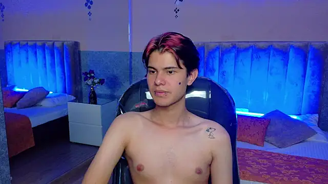 Онлайн чат XXX Derek_Sinn
