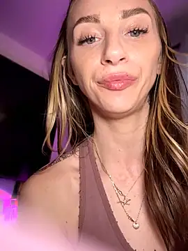 Chatroom XXX en direct de Dallyssxo_