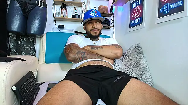 Chat XXX en directo de Leenar_Key