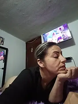 maynor_1998's Live XXX Chat