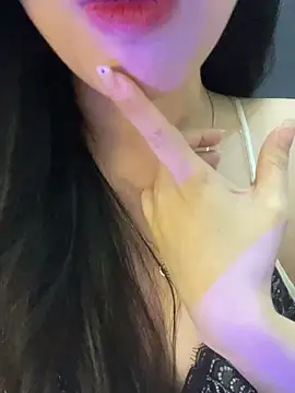 Chat XXX en directo de Liinn_miuu