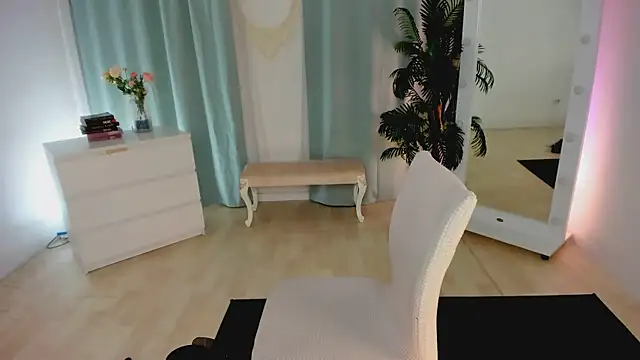 BellaMontgomery Adlı Modelin Canlı XXX Sohbeti