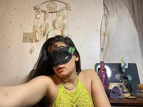 desigurl_iraa Show in webcam