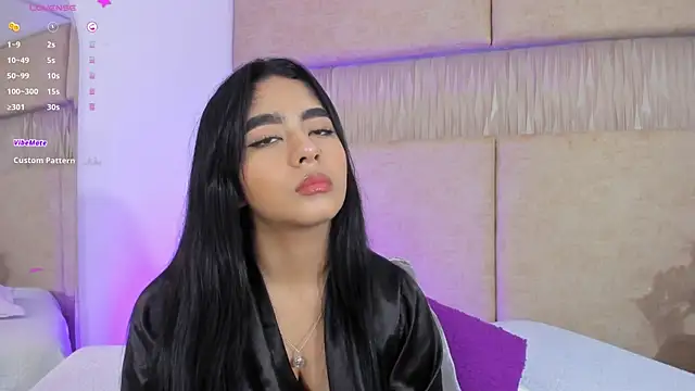 _kyraa_ Adlı Modelin Canlı XXX Sohbeti