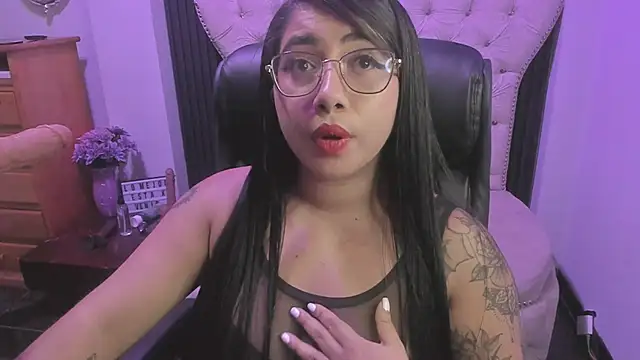Sexy_cristall_ Chat XXX live