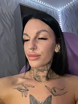 Chat +18 de angel_devil_forever ao vivo