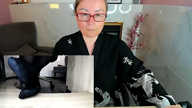 Chat XXX en directo de Alexandra_Kind