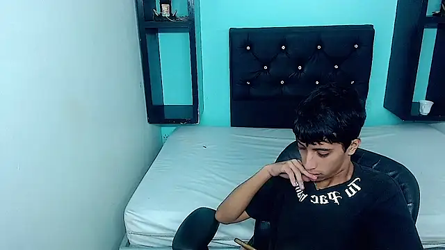 XXX chat uživo modela jl_brayan12