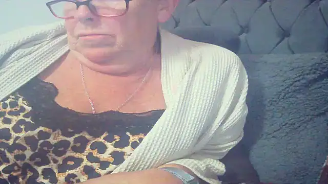 Онлайн чат XXX Playful_MILF_Demi