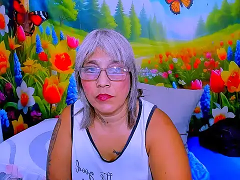 indianroxy Adlı Modelin Canlı XXX Sohbeti