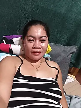 SweetChubbyMommy_02's Live XXX Chat