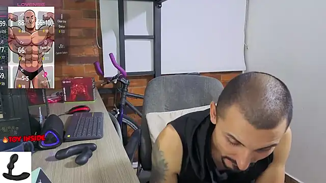 Chat XXX Live Marck_Muscle