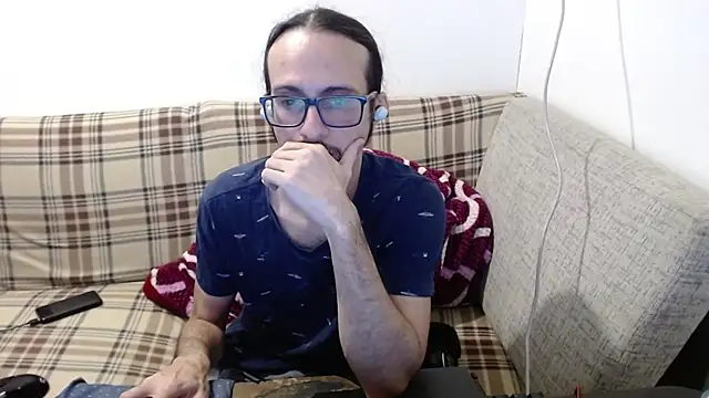 cholitohermoso Chat XXX in diretta