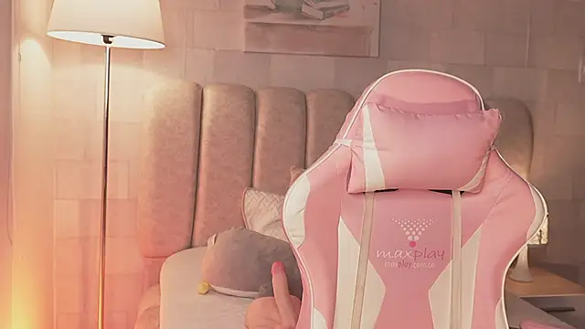 Naomi-Gray's Live XXX Chat