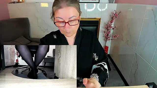 Alexandra_Kind élő XXX-chatje