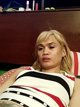 QueenSoreal Chat XXX in diretta