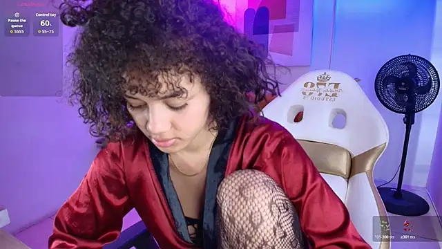 צ'אט XXX בשידור חי של Baby_curly