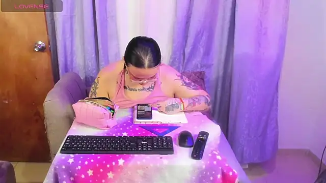 MiaYMolly's Live XXX Chat