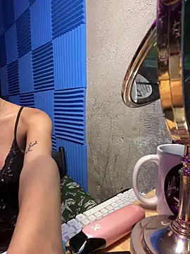 Bomb_Maddy live XXX chat
