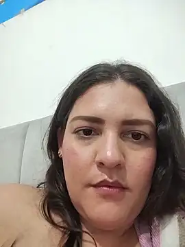 Mia_Hampton Adlı Modelin Canlı XXX Sohbeti