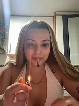 Noeliagglow XXX чат на живо