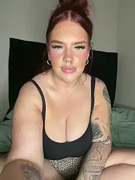 CurvyGirlMyla Live XXX-chat