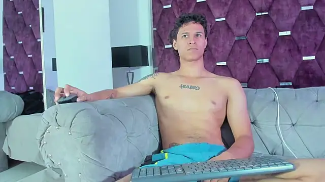 Chat XXX Live TonyBenedetti