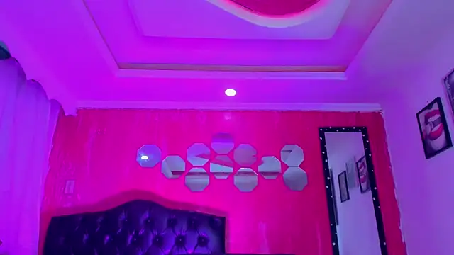 TiffanyMackensyy Adlı Modelin Canlı XXX Sohbeti