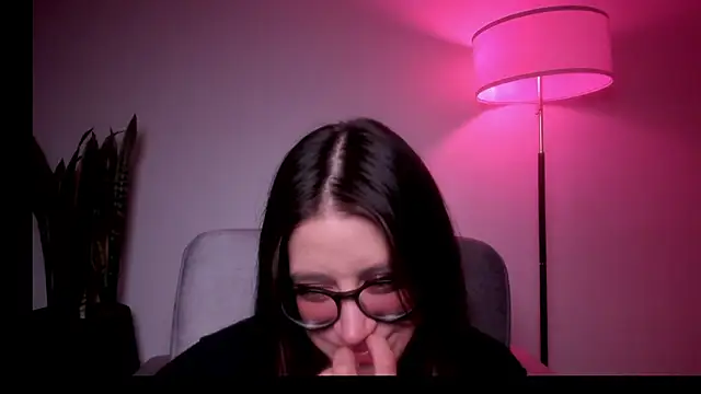 HazelKush Live XXX Chat