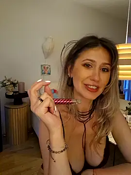 CelynaRoss' Live XXX Chat