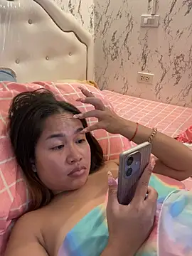 Ponthip live XXX chat