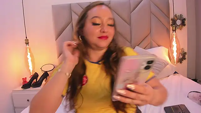 SabrinaVantress' Live XXX Chat