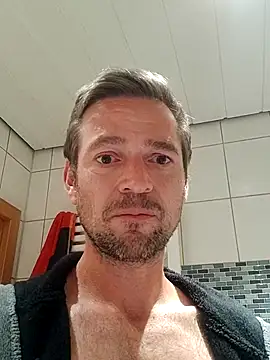 janosch319 live XXX chat