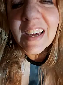 Chat XXX en directo de JennyInVegas
