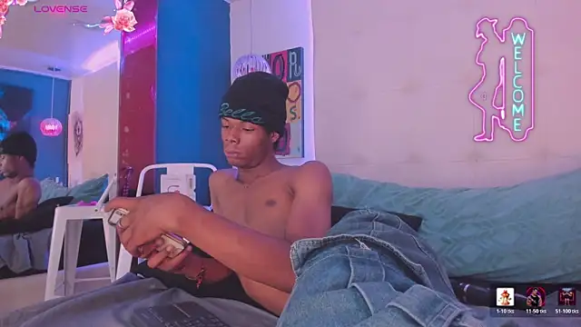 Chat +18 de AndyCat3_ ao vivo