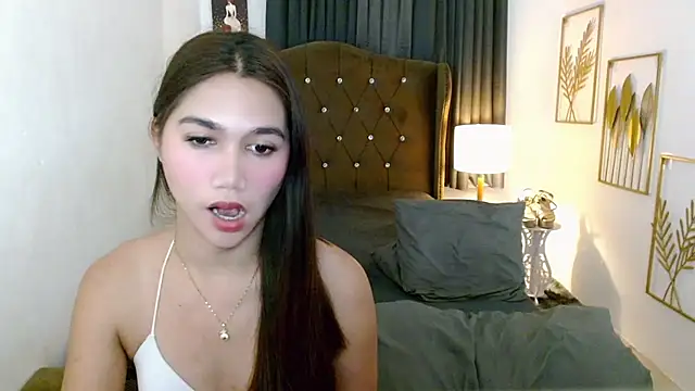 hollyyumiloove Adlı Modelin Canlı XXX Sohbeti