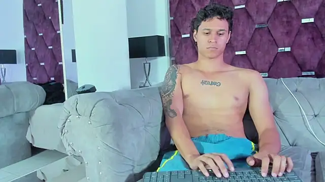 Živý XXX chat TonyBenedetti