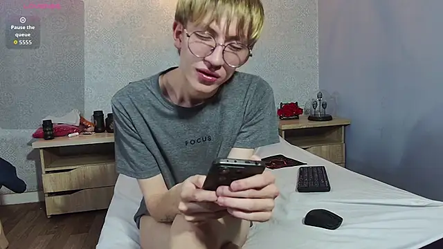 axell_stone_'s Live XXX Chat