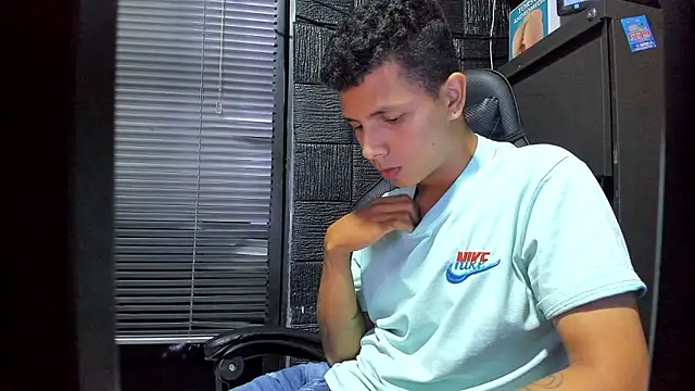 boy_bigcock24cm Live XXX-Chat
