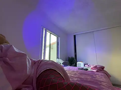 Onlypawzz live XXX chat