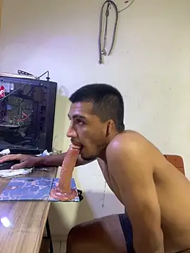 Chat XXX en directo de maxI_dick33
