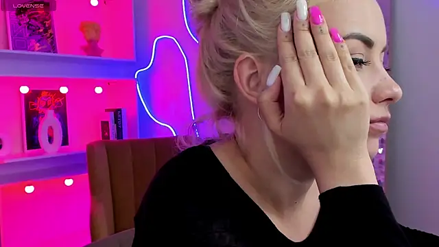 StephanieSweety Chat XXX in diretta